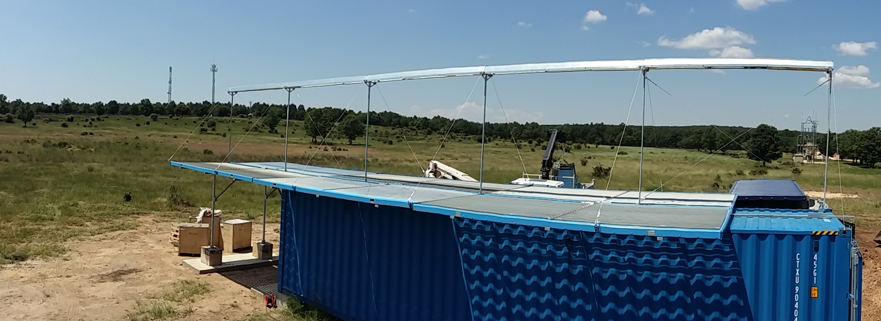 30kW peak concentrated solar heat (CSH) system by Fresnex
